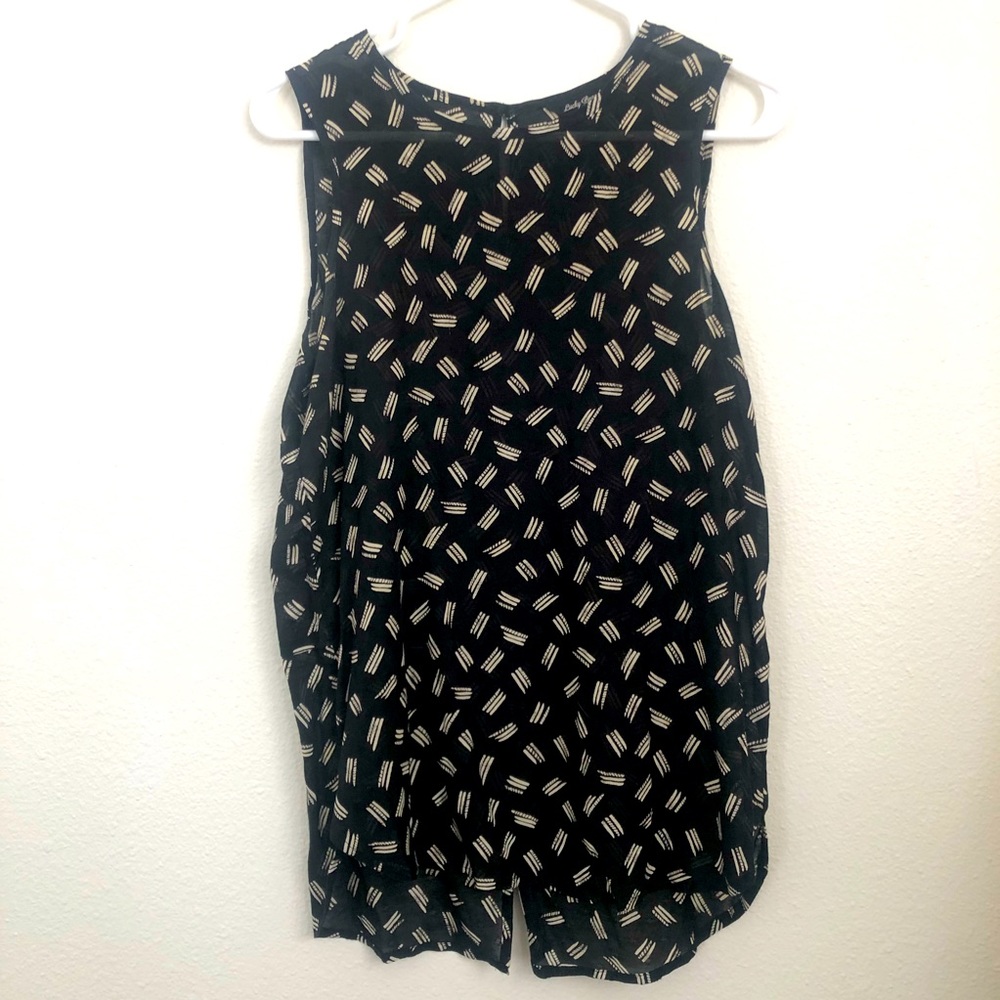 Like New! Lucky brand sleeveless blouse - S